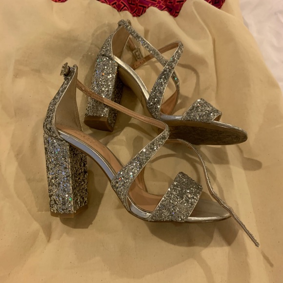 Beautiful Badglby mischka. - Picture 3 of 3